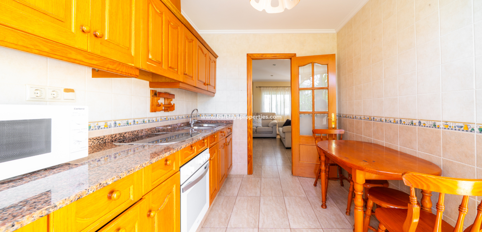 Resale - Freistendhe Villa - Urb. La Marina