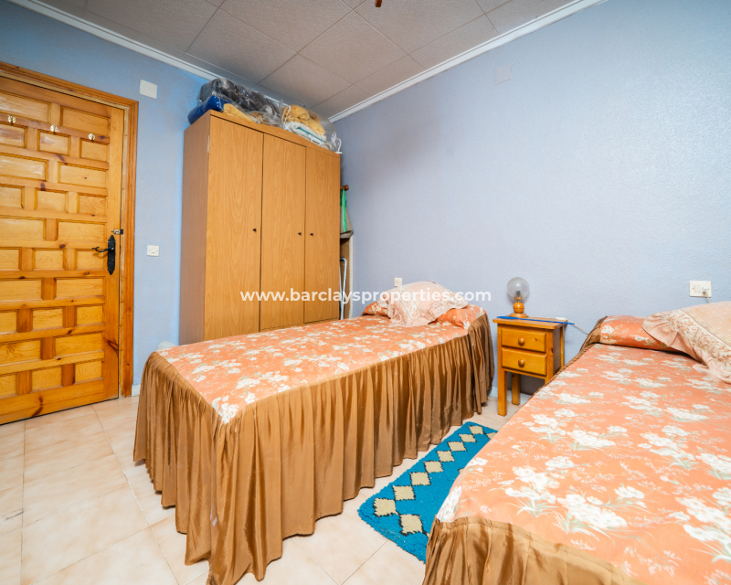 Resale - Freistendhe Villa - Urb. La Marina