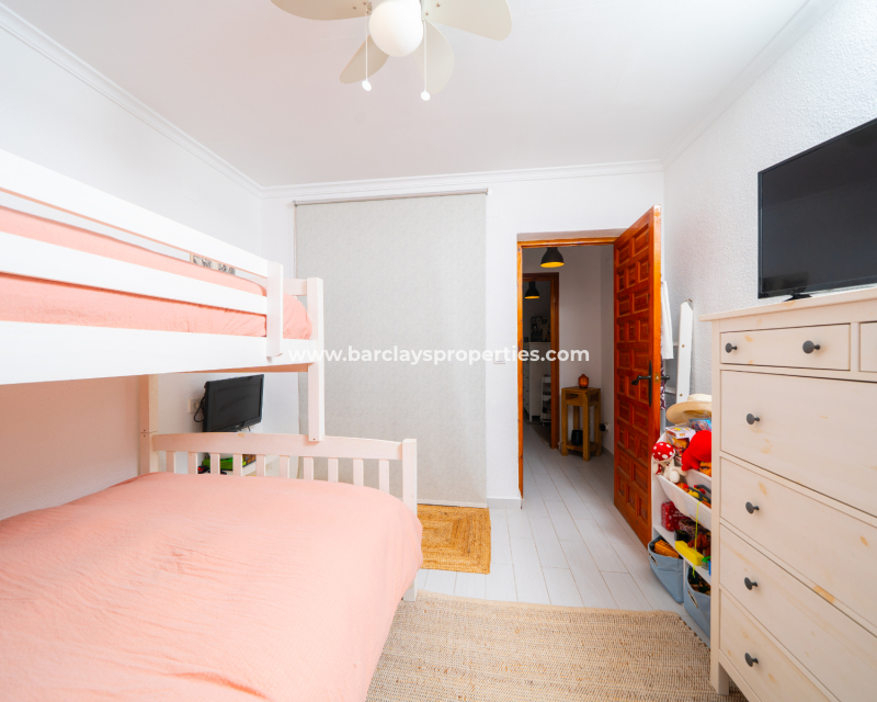 Resale - Freistendhe Villa - Urb. La Marina