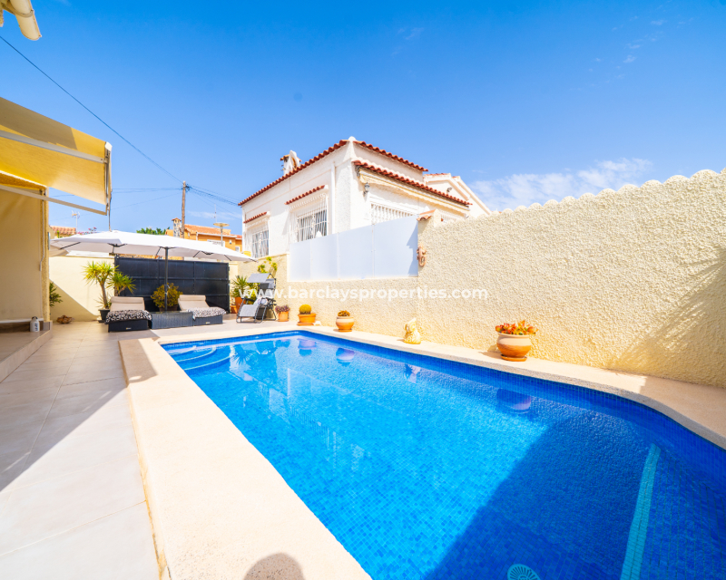 Resale - Freistendhe Villa - Urb. La Marina