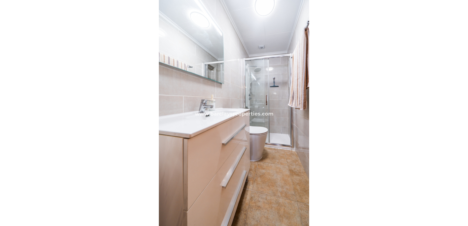 Resale - Freistendhe Villa - Urb. La Marina