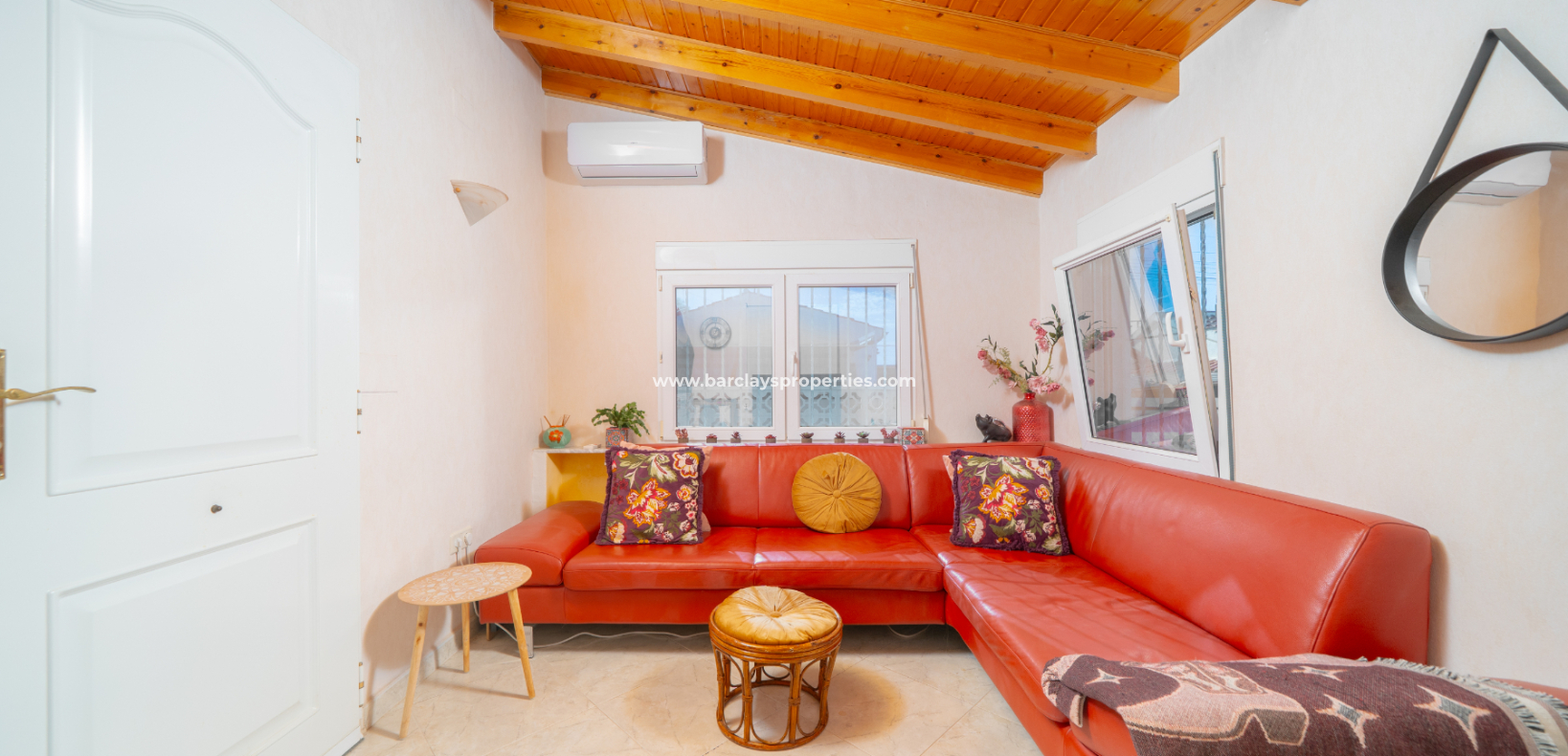 Resale - Freistendhe Villa - Urb. La Marina