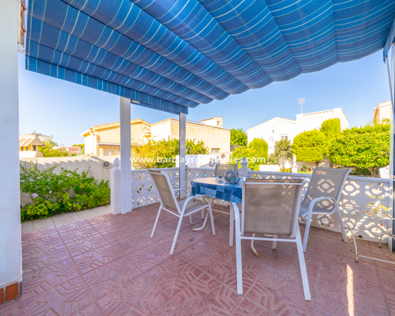 Resale - Freistendhe Villa - Urb. La Marina