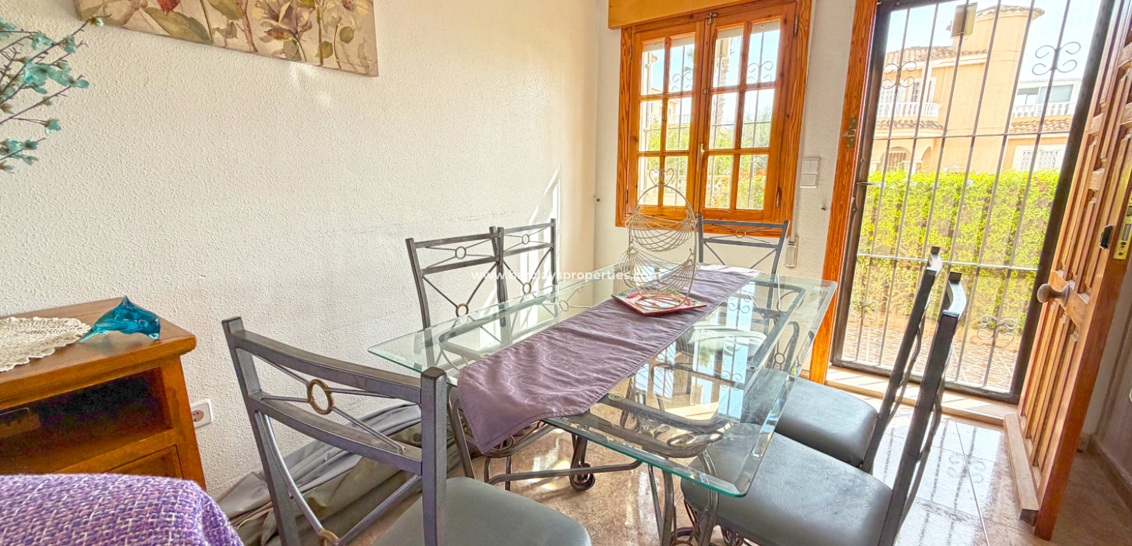Resale - Freistendhe Villa - Urb. La Marina