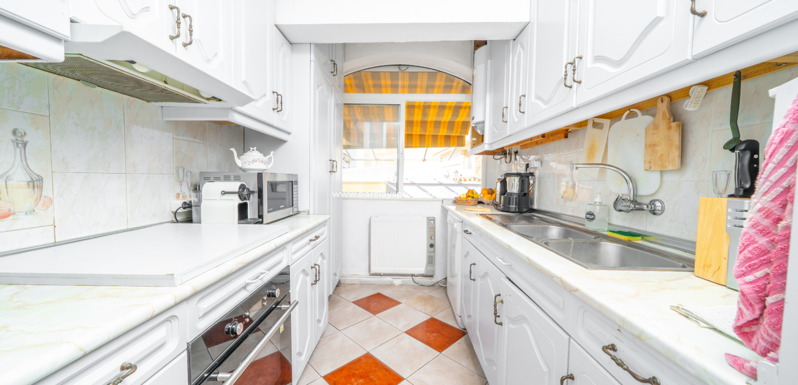 Resale - Freistendhe Villa - Urb. La Marina