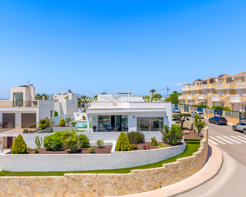 Resale - Freistendhe Villa - Urb. La Marina