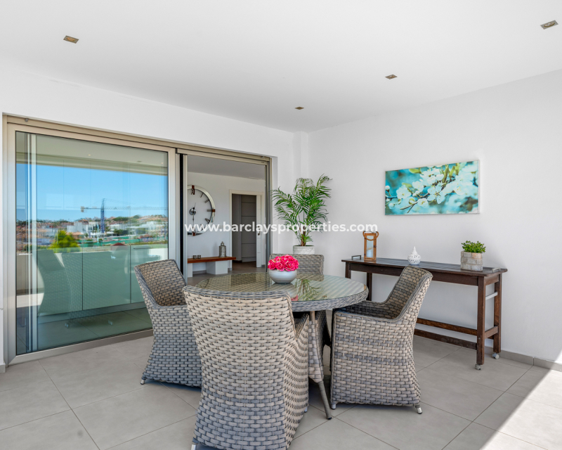 Resale - Freistendhe Villa - Urb. La Marina