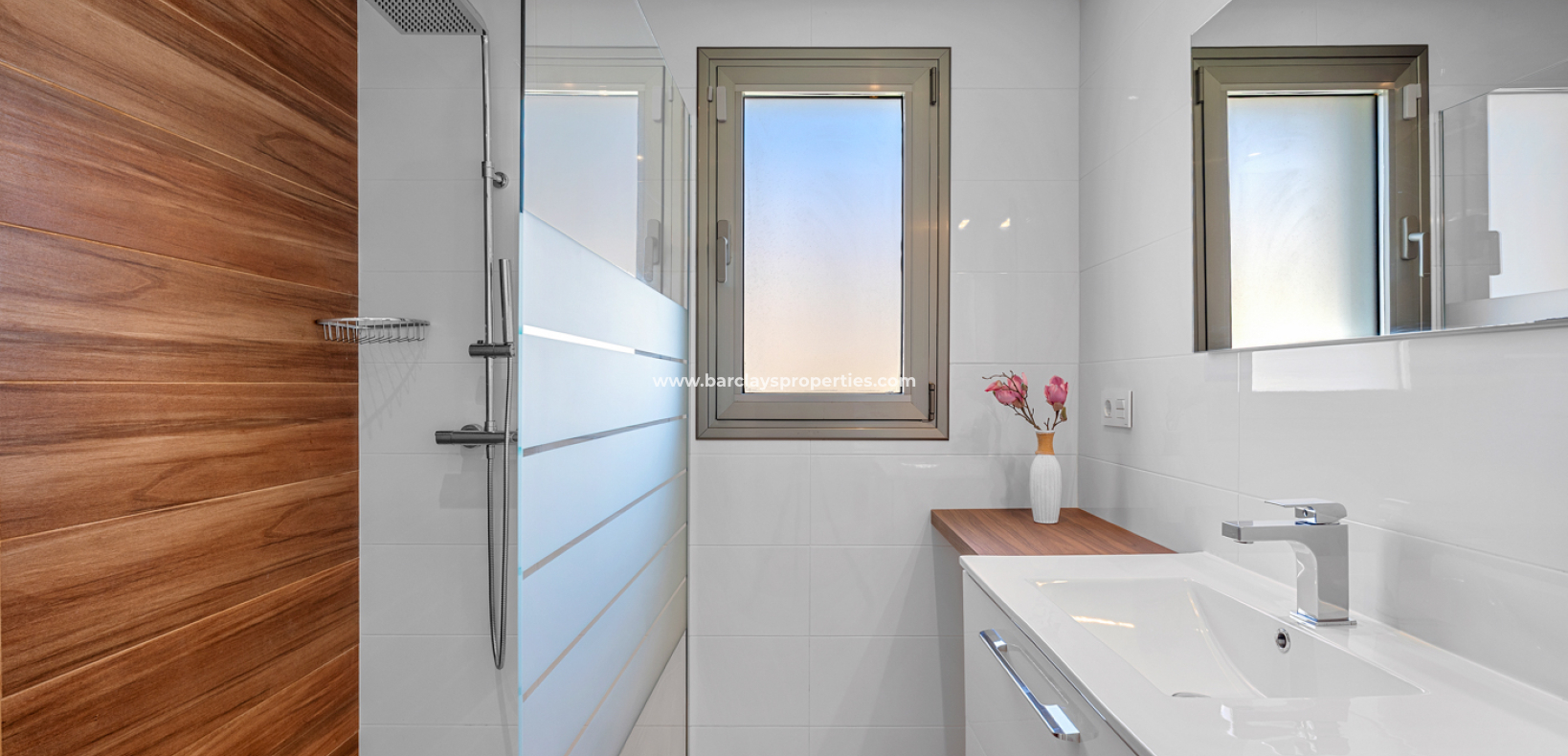 Resale - Freistendhe Villa - Urb. La Marina