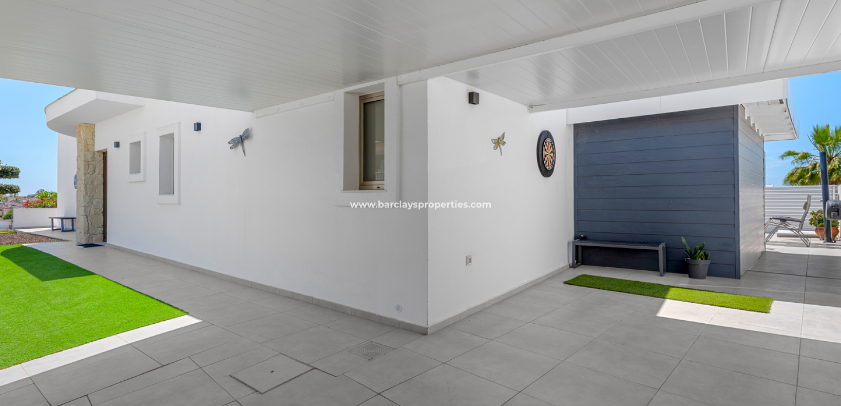 Resale - Freistendhe Villa - Urb. La Marina