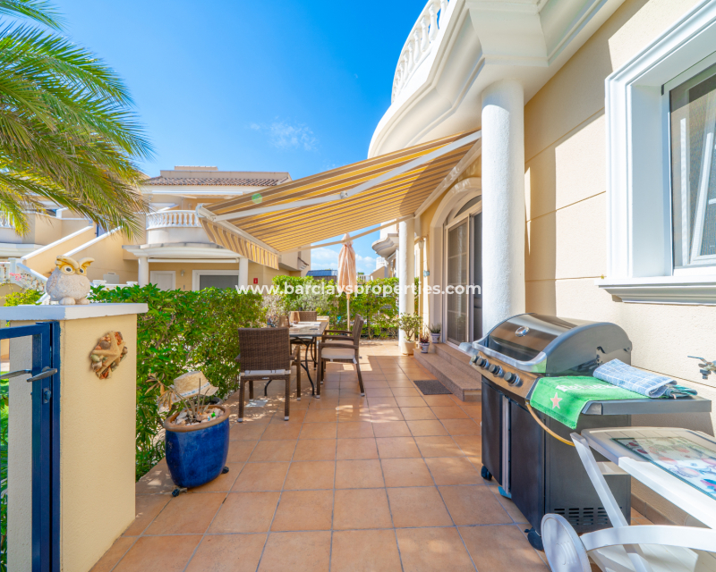 Resale - Freistendhe Villa - Urb. La Marina