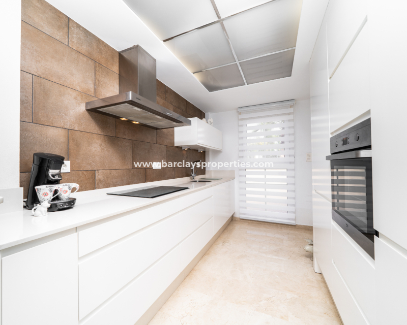 Resale - Freistendhe Villa - Urb. La Marina