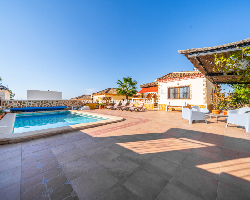 Resale - Freistendhe Villa - Urb. La Marina