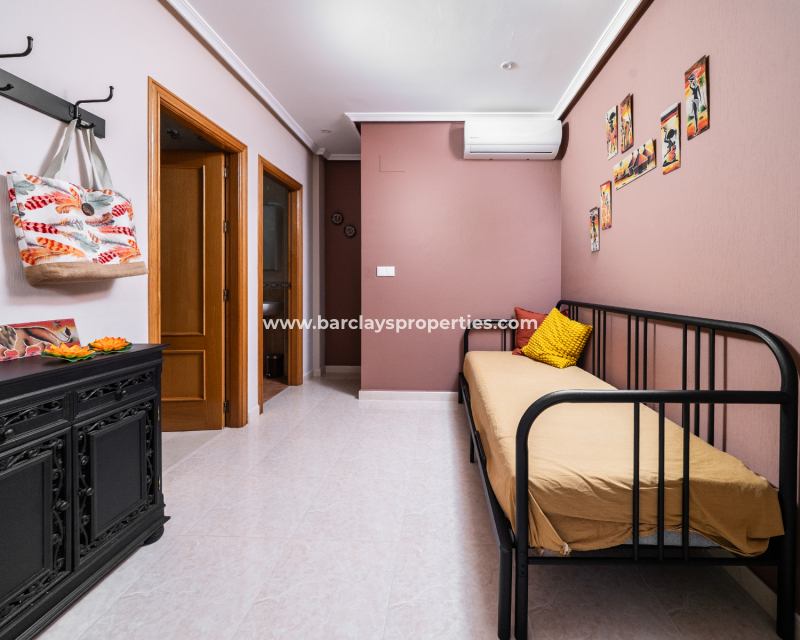 Resale - Freistendhe Villa - Urb. La Marina