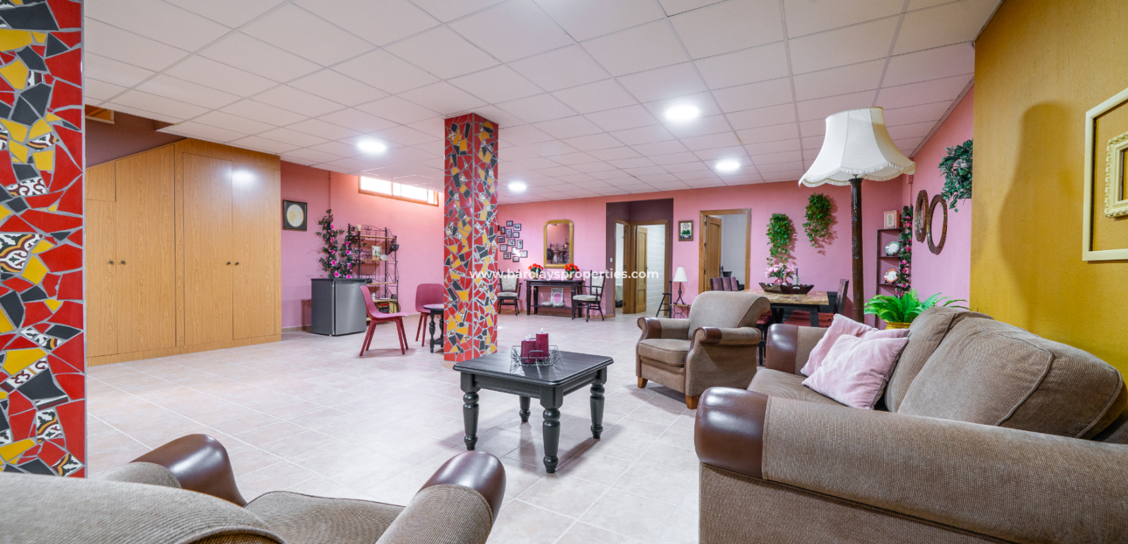 Resale - Freistendhe Villa - Urb. La Marina