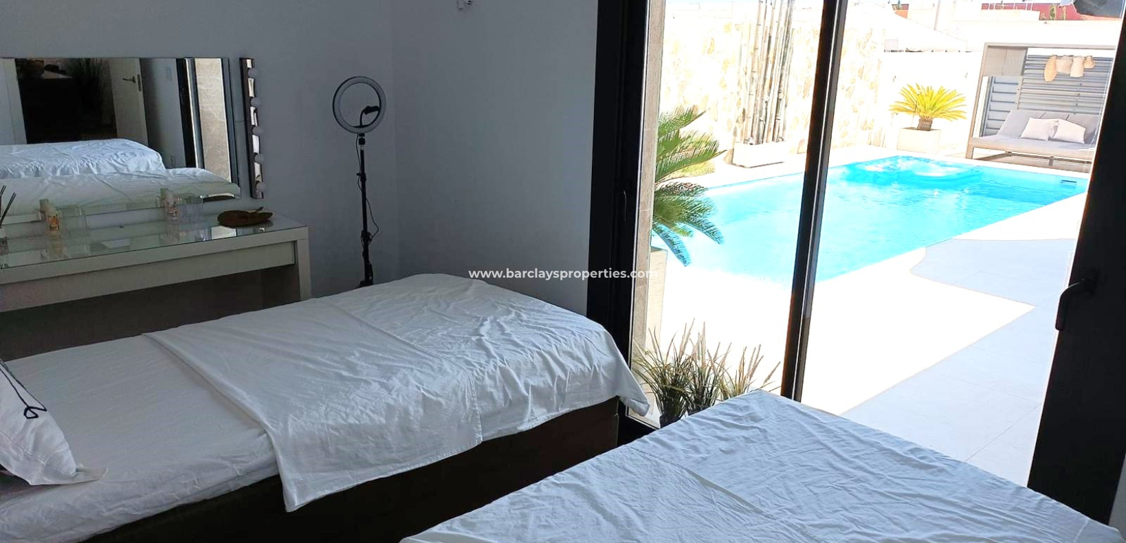 Resale - Fristaende Villa  - Daya Nueva