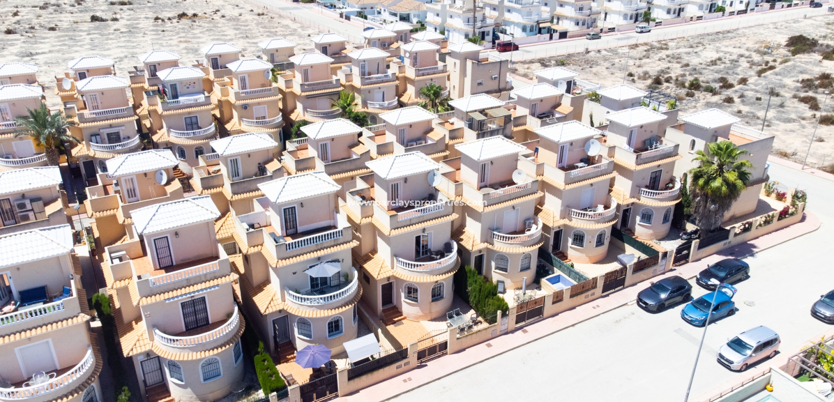 Resale - Fristaende Villa  - Urb. El Oasis - La Marina