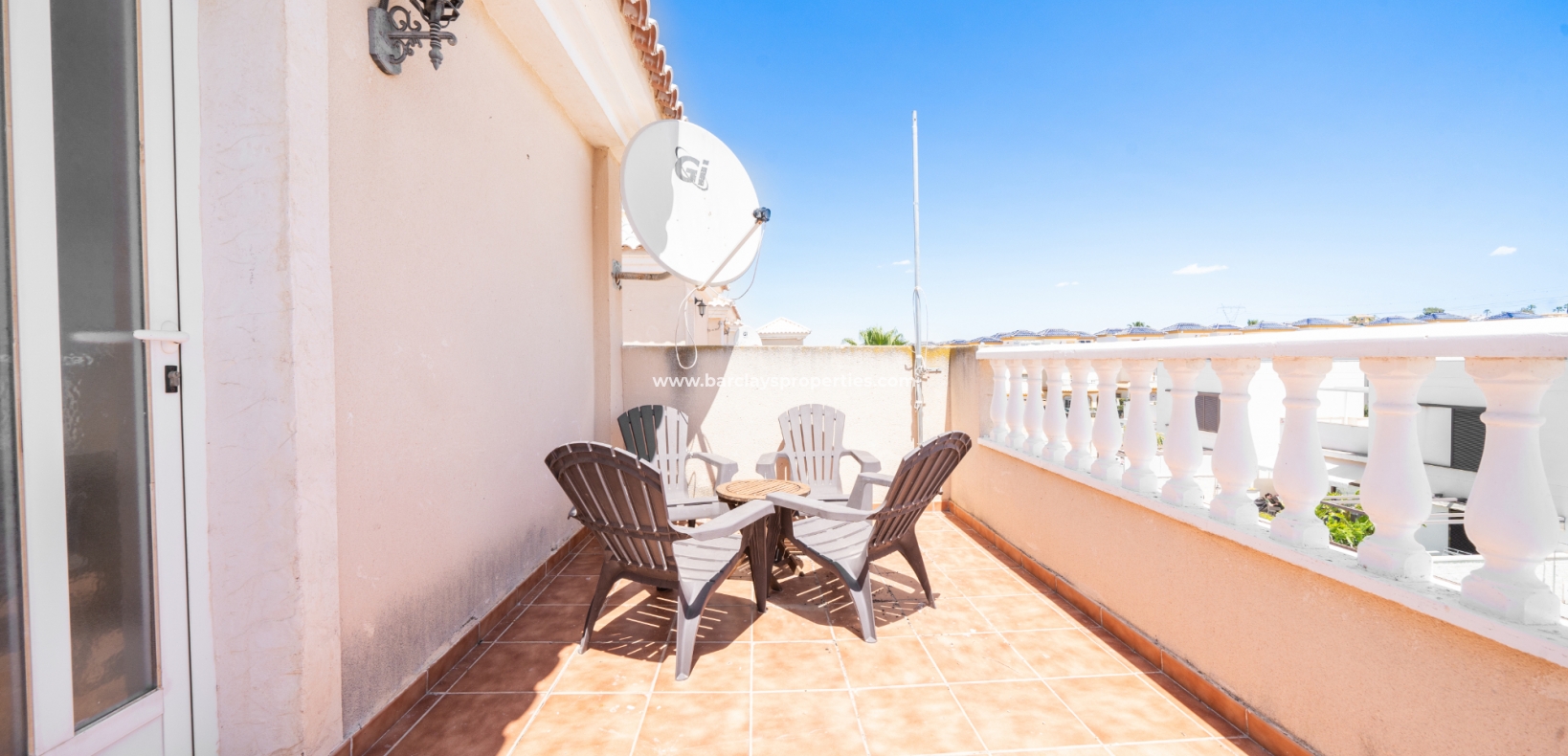 Resale - Fristaende Villa  - Urb. El Oasis - La Marina