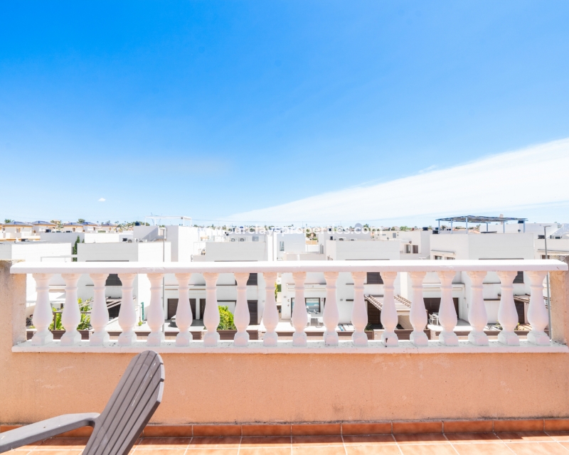 Resale - Fristaende Villa  - Urb. El Oasis - La Marina