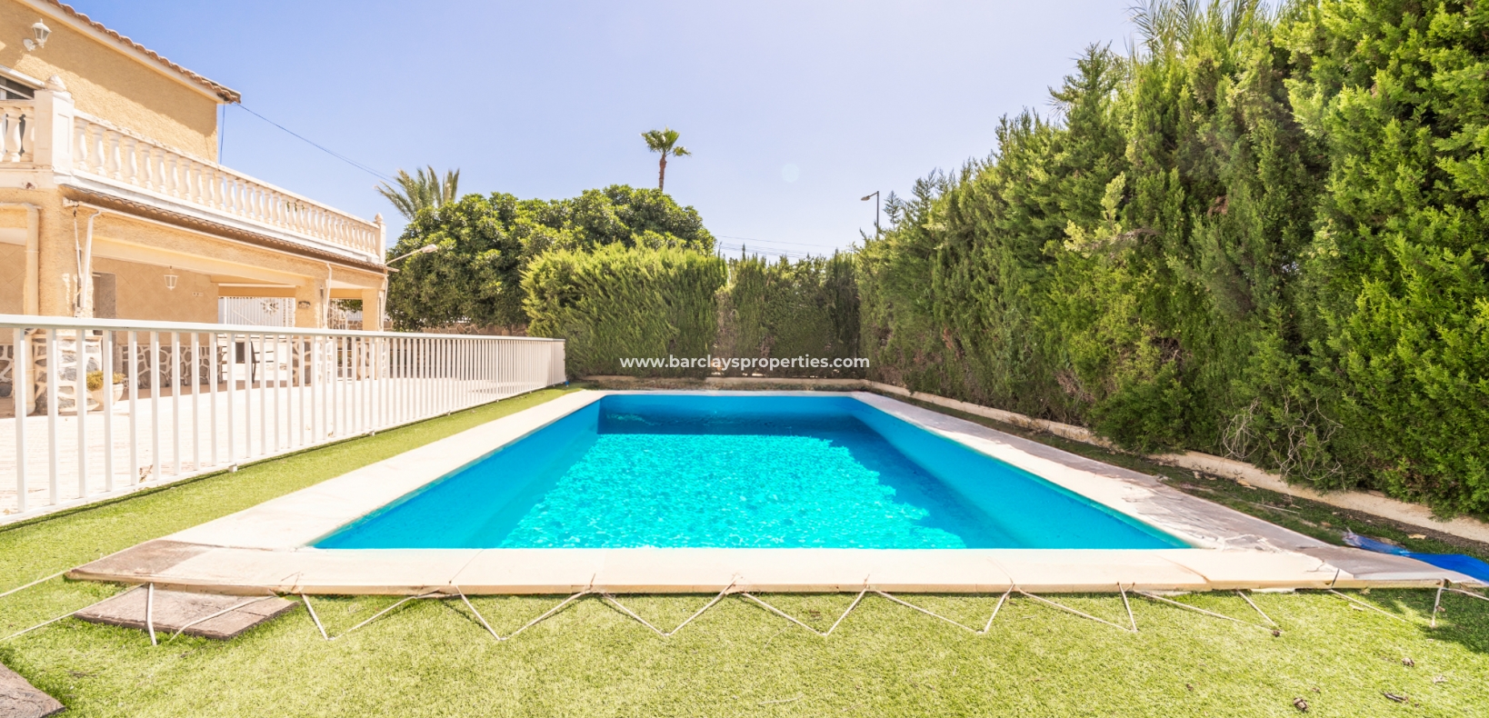 Resale - Fristaende Villa  - Urb. El Oasis - La Marina