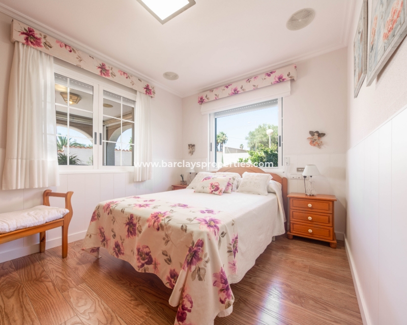 Resale - Fristaende Villa  - Urb. La Marina