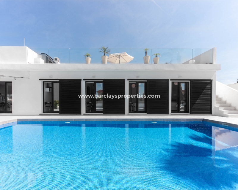 Resale - Fristaende Villa  - Urb. La Marina