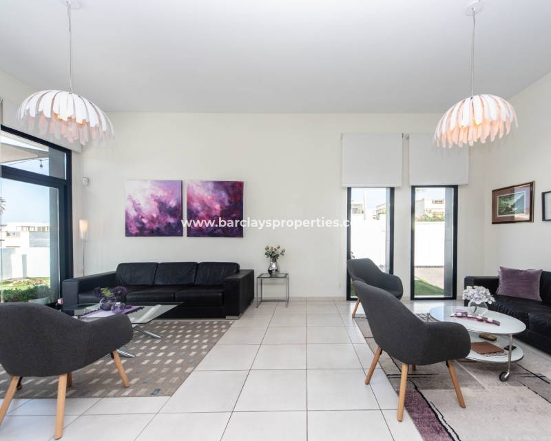 Resale - Fristaende Villa  - Urb. La Marina