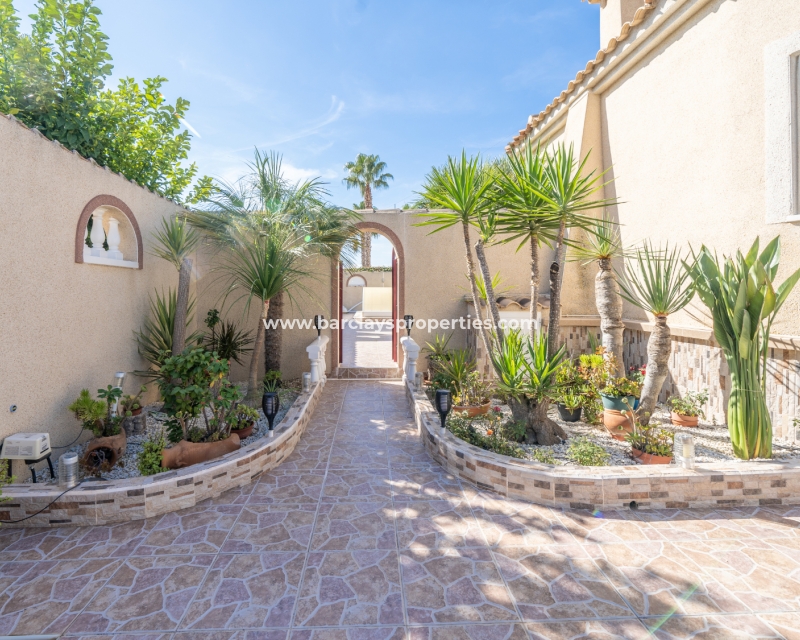 Resale - Fristaende Villa  - Urb. La Marina