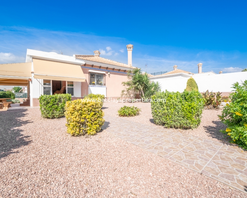 Resale - Fristaende Villa  - Urb. La Marina