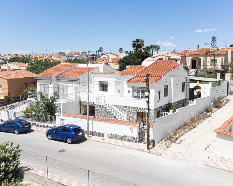 Resale - Fristaende Villa  - Urb. La Marina