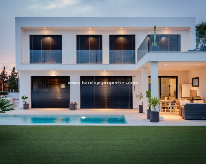 Resale - Fristaende Villa  - Urb. La Marina