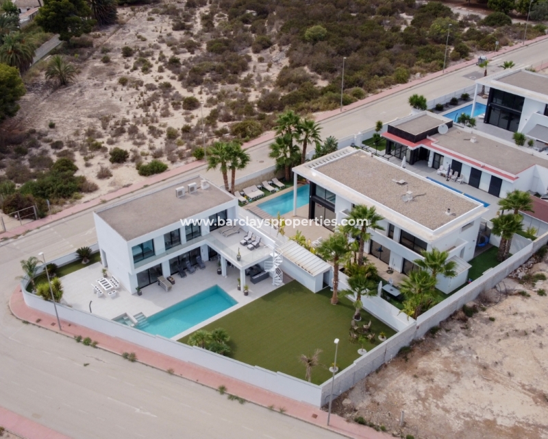 Resale - Fristaende Villa  - Urb. La Marina