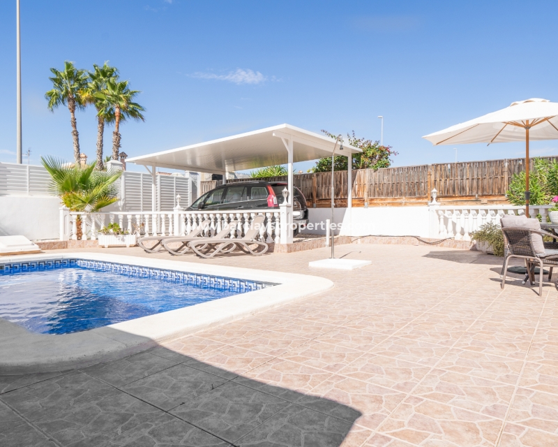 Resale - Fristaende Villa  - Urb. La Marina