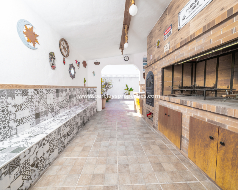 Resale - Fristaende Villa  - Urb. La Marina