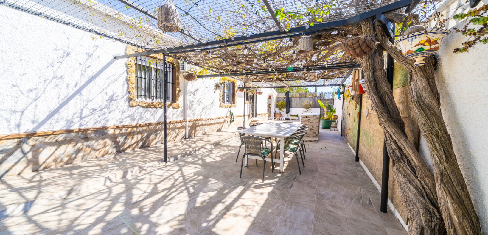 Resale - Fristaende Villa  - Urb. La Marina