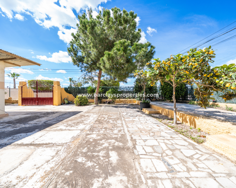 Resale - Fristaende Villa  - Urb. La Marina