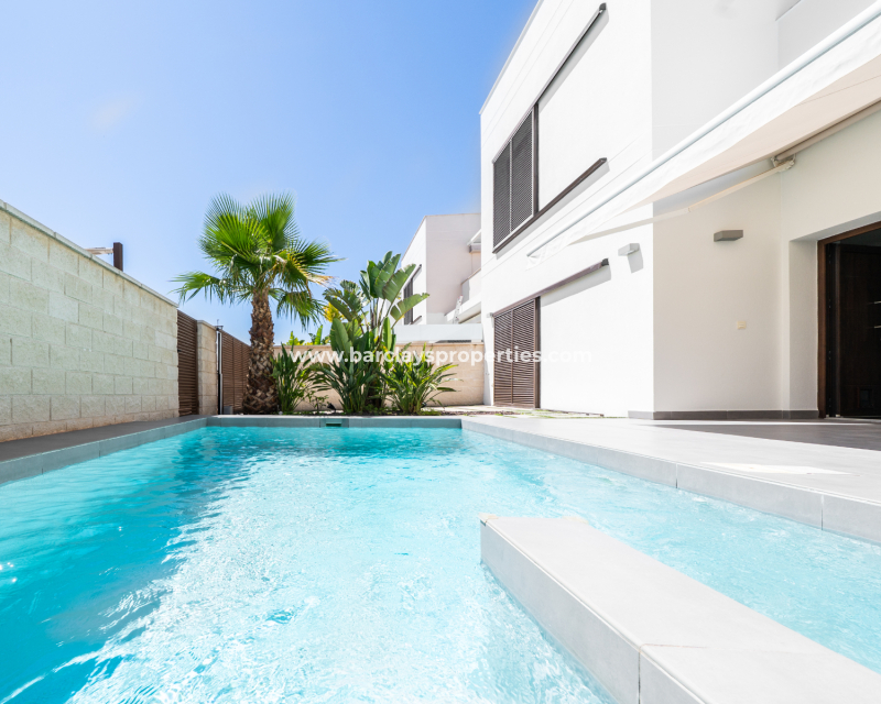 Resale - Fristaende Villa  - Urb. La Marina