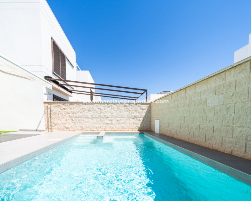 Resale - Fristaende Villa  - Urb. La Marina