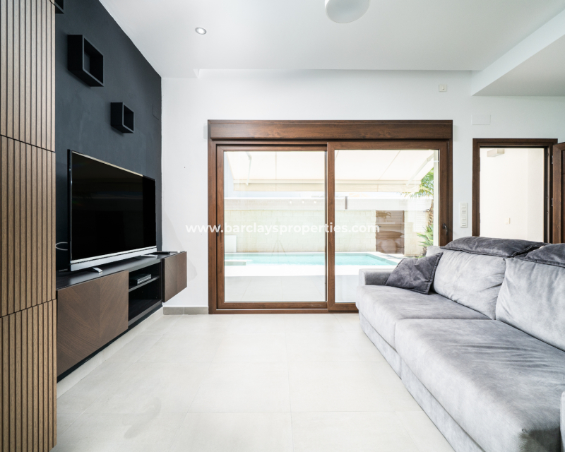 Resale - Fristaende Villa  - Urb. La Marina