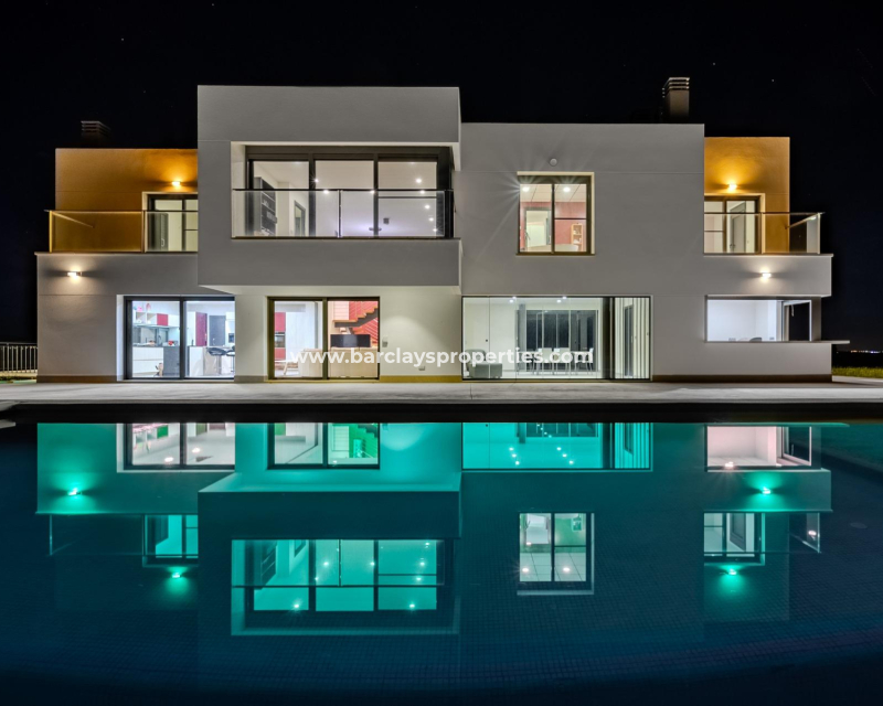 Resale - Fristaende Villa  - Urb. La Marina