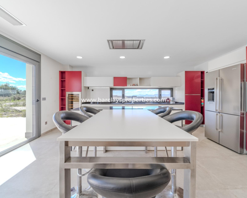 Resale - Fristaende Villa  - Urb. La Marina