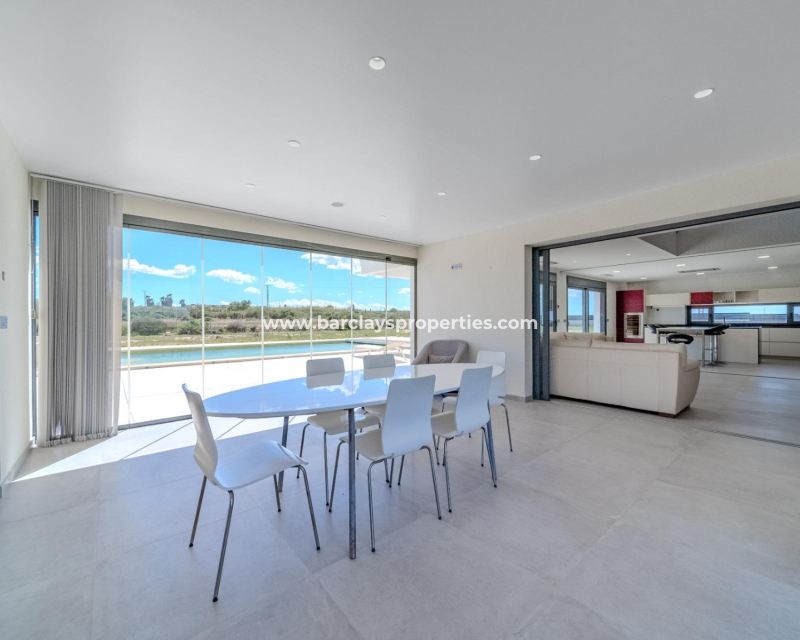 Resale - Fristaende Villa  - Urb. La Marina