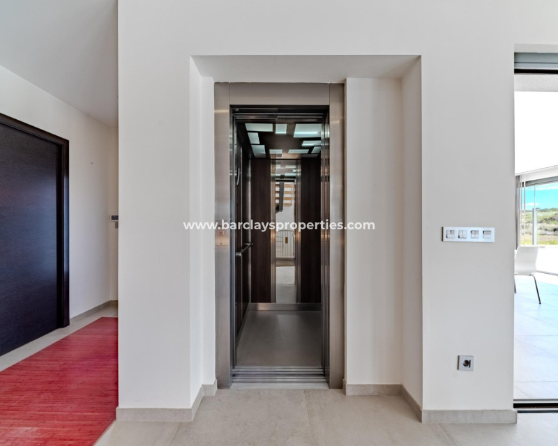 Resale - Fristaende Villa  - Urb. La Marina