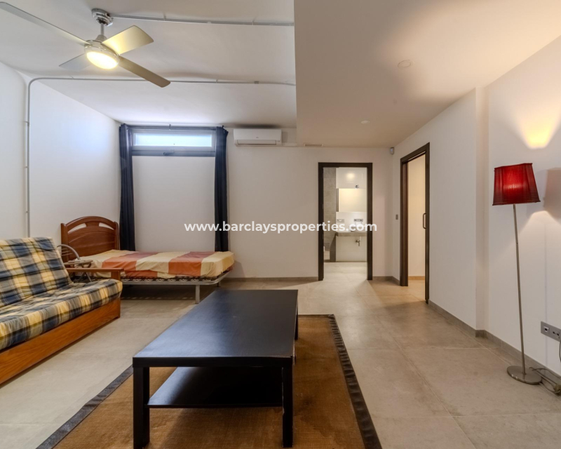 Resale - Fristaende Villa  - Urb. La Marina