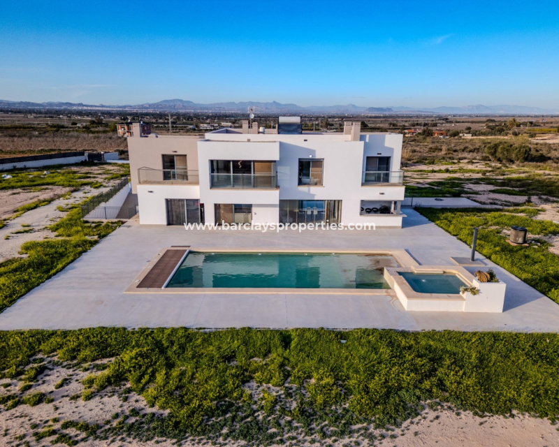 Resale - Fristaende Villa  - Urb. La Marina