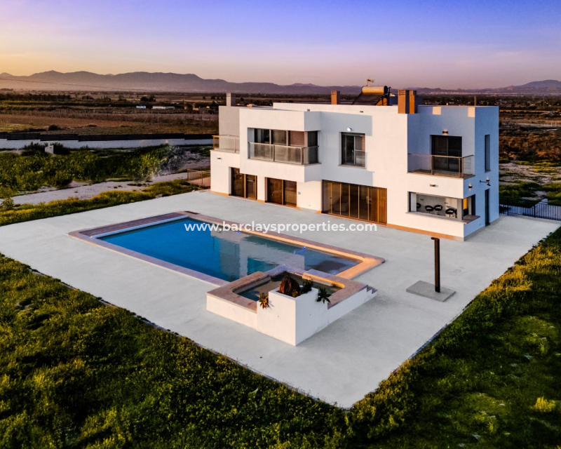 Resale - Fristaende Villa  - Urb. La Marina