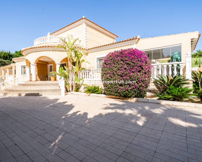 Resale - Fristaende Villa  - Urb. La Marina