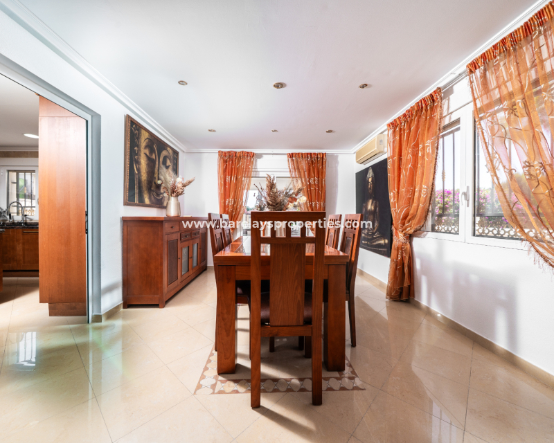 Resale - Fristaende Villa  - Urb. La Marina