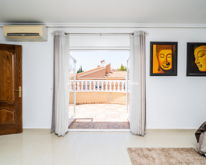 Resale - Fristaende Villa  - Urb. La Marina