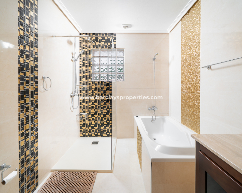 Resale - Fristaende Villa  - Urb. La Marina