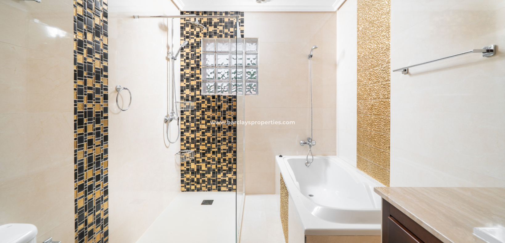 Resale - Fristaende Villa  - Urb. La Marina